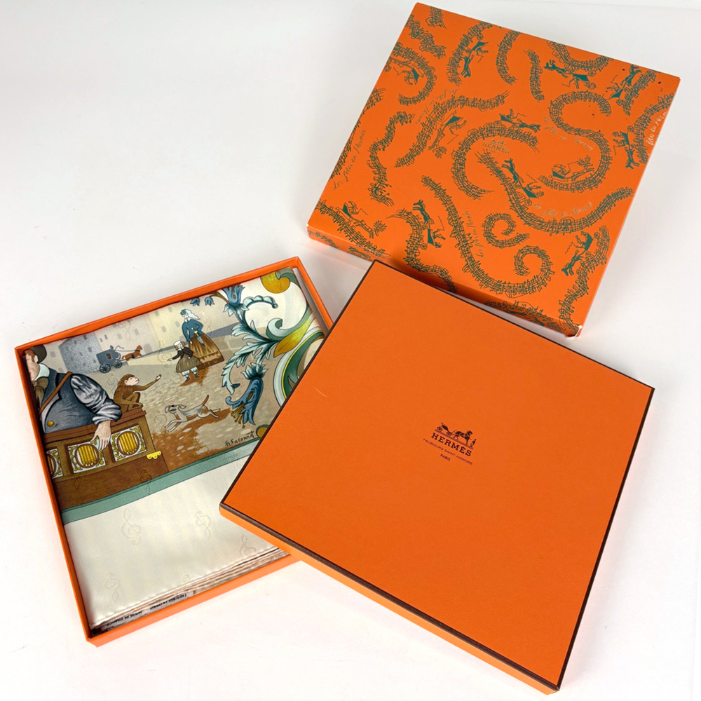 HERMES Cream Silk Scarf - Picture 4 of 4